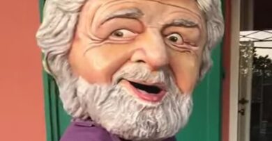 Grillo: “Pugnalata in agosto. Salvini di media intelligenza ma pensavo leale”