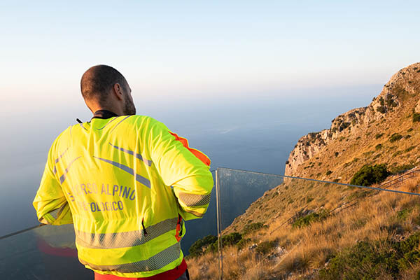 Turista francese morto, s’indaga sui ritardi nei soccorsi Turista francese morto, s’indaga sui ritardi nei soccorsi
