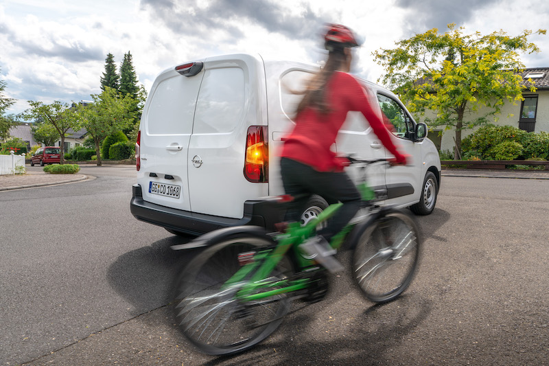 Opel Combo Cargo, con il sistema Surround Rear Vision addio angolo cieco