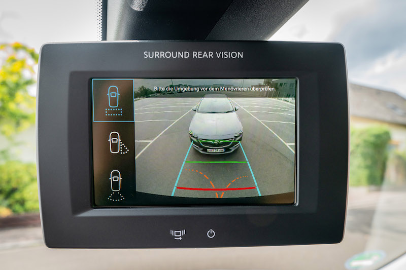 Opel Combo Cargo, con il sistema Surround Rear Vision addio angolo cieco