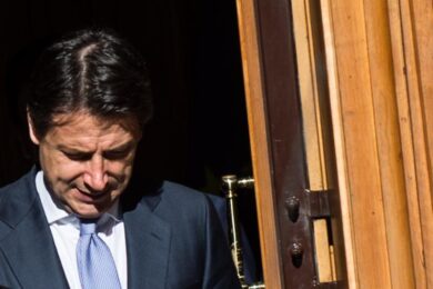 Governo Conte, un anno sulle montagne russe. Un esecutivo durato 445 giorni