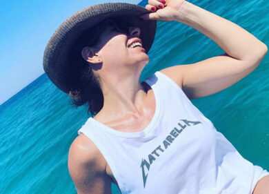 Governo, fenomeno ‘Mattarella Rocks’: spopolano t-shirt dedicate al presidente