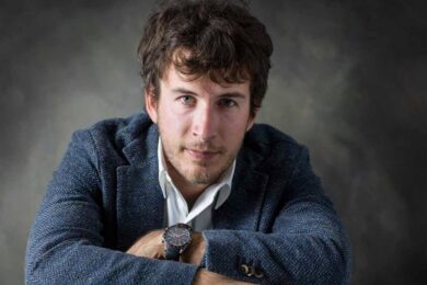 Nasce un movimento duramente populista e sovranista. Diego Fusaro l’ideologo