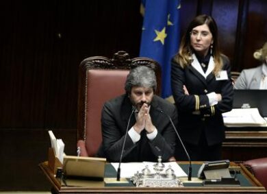 Governo, telefonata Di Maio-Zingaretti. Muro contro muro sul nome di Conte