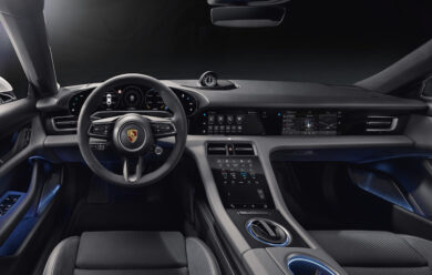 Nuova Porsche Taycan: la rivoluzione comincia dagli interni