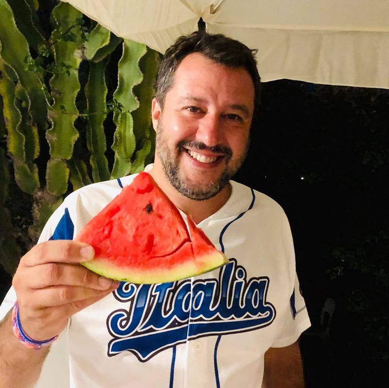 Crisi, Salvini: “Conte bis? Sarebbe Monti bis. Dietro ci sono Merkel-Macron” Crisi, Salvini: “Conte bis? Sarebbe Monti bis. Dietro ci sono Merkel-Macron”