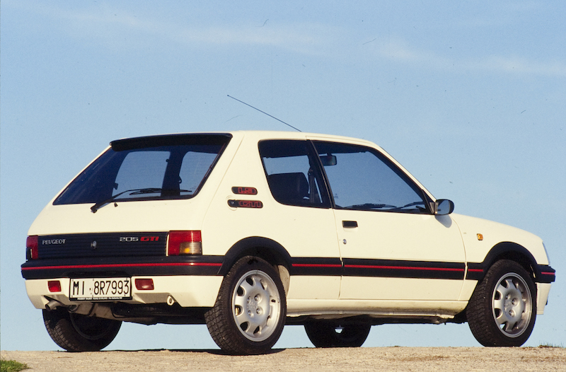 Dalla Peugeot 205 GTI alla GT Line PureTech 130 la storia continua Dalla Peugeot 205 GTI alla GT Line PureTech 130 la storia continua