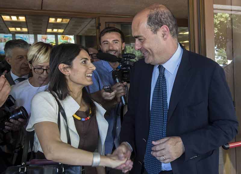Pd-M5S: “Raggi e Zingaretti eroi del patto. Ecco la verità sugli M5S romani” Pd-M5S: “Raggi e Zingaretti eroi del patto. Ecco la verità sugli M5S romani”