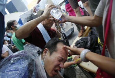 Hong Kong, duro colpo agli attivisti: arrestato il leader Joshua Wong