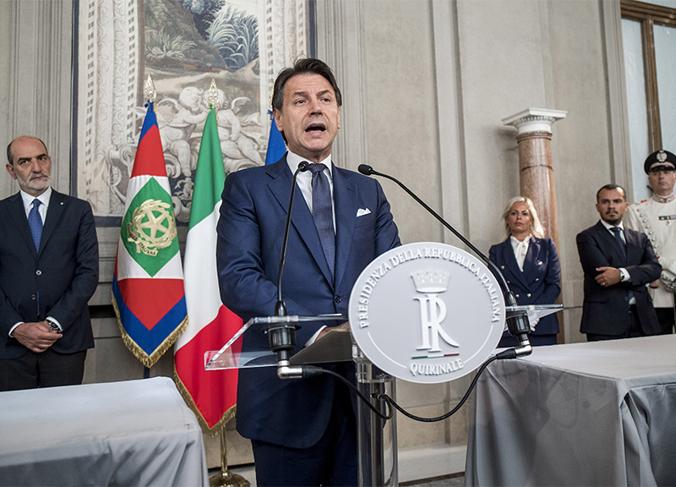 All’estero un sospiro di sollievo con l’uscita del rivoluzionario Salvini All’estero un sospiro di sollievo con l’uscita del rivoluzionario Salvini