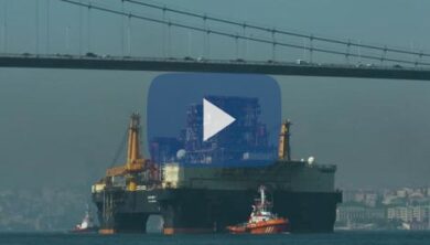 Saipem: lo Scarabeo 9 ha attraversato il ponte del Bosforo, direzione Mar Nero