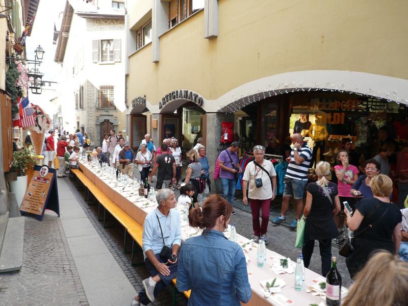 Weekend a Bormio per la pizzoccherata più lunga del mondo. FOTO Weekend a Bormio per la pizzoccherata più lunga del mondo. FOTO
