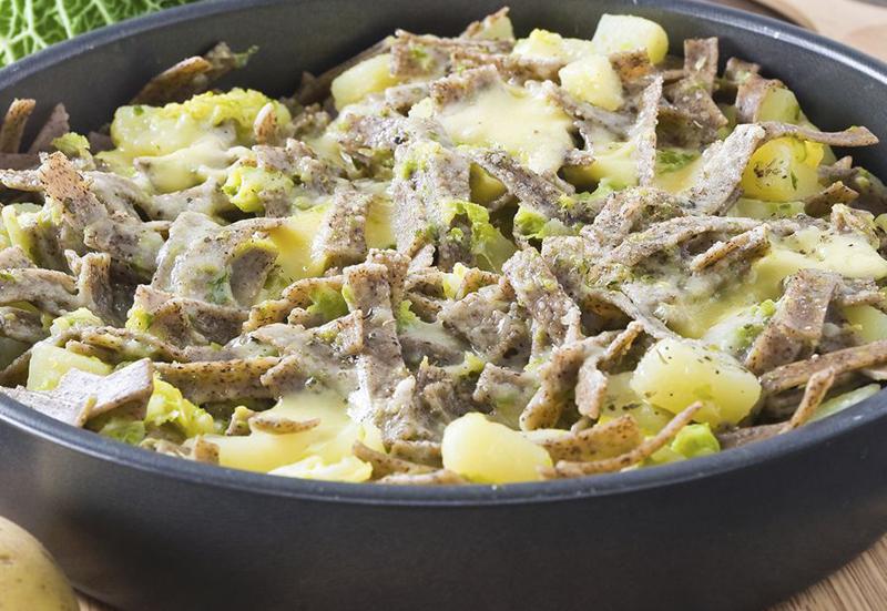 Weekend a Bormio per la pizzoccherata più lunga del mondo. FOTO Weekend a Bormio per la pizzoccherata più lunga del mondo. FOTO