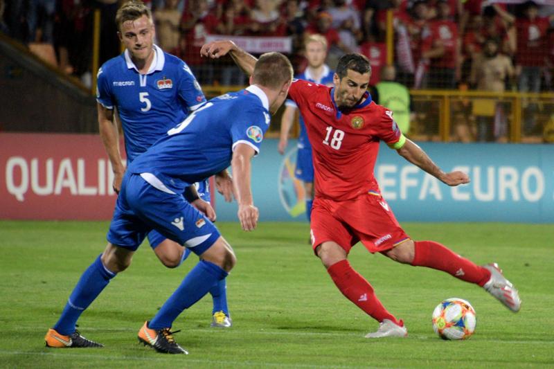 Mkhitaryan alla Roma: (super) colpo di mercato last minute. Preso Kalinic Mkhitaryan alla Roma: (super) colpo di mercato last minute. Preso Kalinic