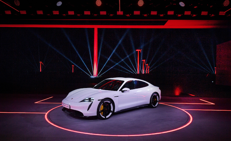 IAA 2019, Porsche svela la Taycan la prima elettrica sportiva IAA 2019, Porsche svela la Taycan la prima elettrica sportiva