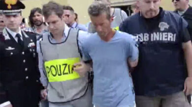 Omicidio Yara, lettera di Bossetti: “Io come Rosa e Olindo, scriverò libro”