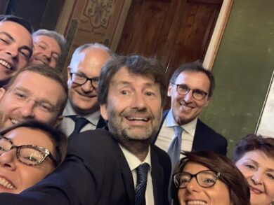 Selfie con ministri Dem per Franceschini al Quirinale e Zingaretti ritwitta