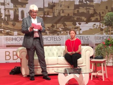 Angelo Perrino premiato a casa di Albano a Cellino