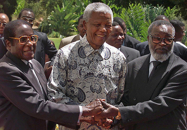 Zimbabwe, morto il padre fondatore Mugabe. Primo presidente post-indipendenza Zimbabwe, morto il padre fondatore Mugabe. Primo presidente post-indipendenza