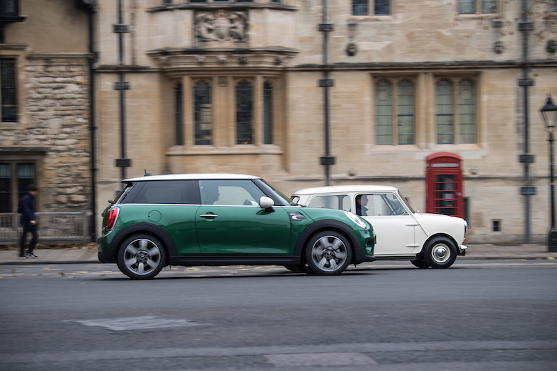 Mini: 60 anni di successi dalla regina a Hollywood Mini: 60 anni di successi dalla regina a Hollywood