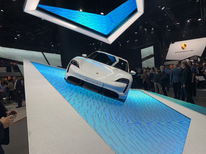 Francoforte 2019 accende la spina e… prende la scossa! Francoforte 2019 accende la spina e… prende la scossa!