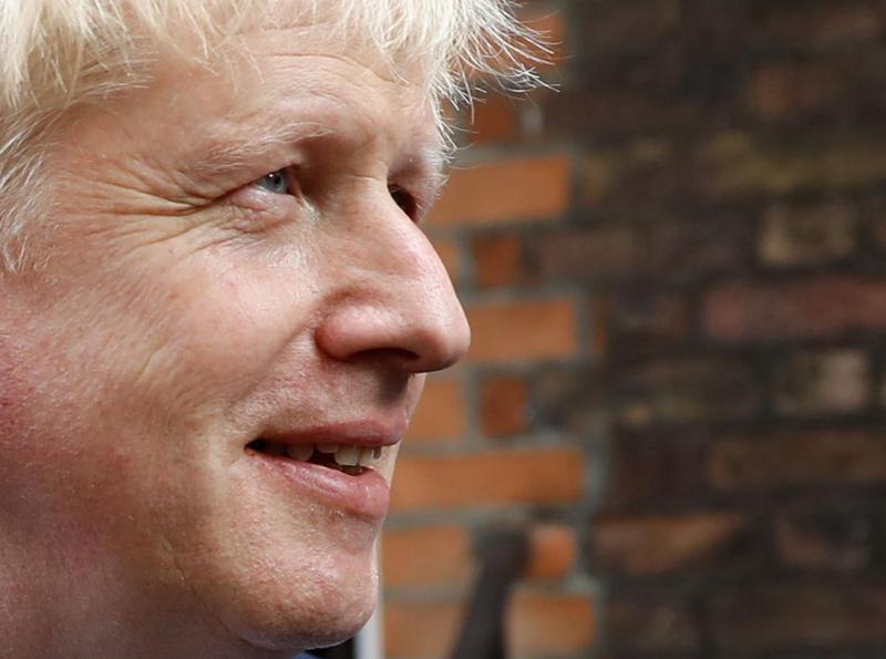 Brexit, gli studenti stranieri potranno rimanere: governo cambia la norma May Brexit, gli studenti stranieri potranno rimanere: governo cambia la norma May