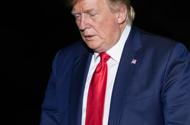 Trump, la rabbia su euro e dollaro: “Bce svaluta e la Fed si siede”