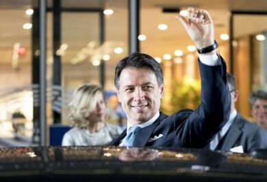 Sondaggi: 48% non ha fiducia nel governo, Conte è il leader con più consenso