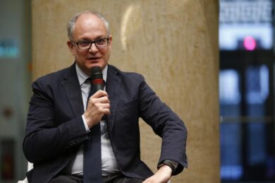 Tasse, Gualtieri: “Riduzione in 3 anni. Investimenti verdi fuori dal deficit”