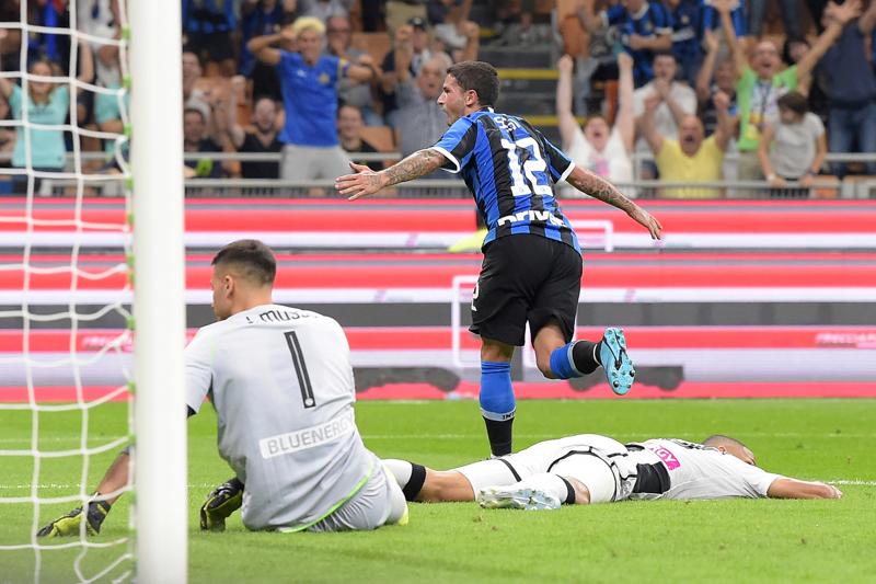 Inter in volo con il piccolo Sensi: Udinese ko. E Conte punge Sarri Inter in volo con il piccolo Sensi: Udinese ko. E Conte punge Sarri