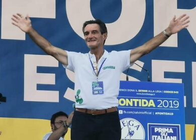 Fontana a Pontida: “Autonomia spacca i maroni agli incapaci”