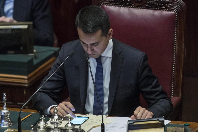 Di Maio? Una maschera di Verdone. Il politichese del novello De Mita Di Maio? Una maschera di Verdone. Il politichese del novello De Mita