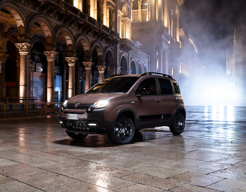 Nuova Fiat Panda Trussardi: il lusso diventa democratico Nuova Fiat Panda Trussardi: il lusso diventa democratico