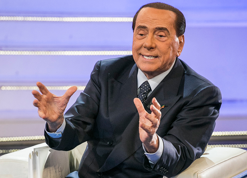 Berlusconi: “No a referendum elettorale. Renzi non è il mio figlio politico” Berlusconi: “No a referendum elettorale. Renzi non è il mio figlio politico”