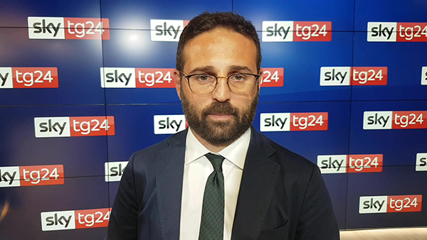 Sky TG24 lancia il ‘campionato dei partiti politici’ e poi… L’INTERVISTA AL DIRETTORE GIUSEPPE DE BELLIS Sky TG24 lancia il ‘campionato dei partiti politici’ e poi… L’INTERVISTA AL DIRETTORE GIUSEPPE DE BELLIS