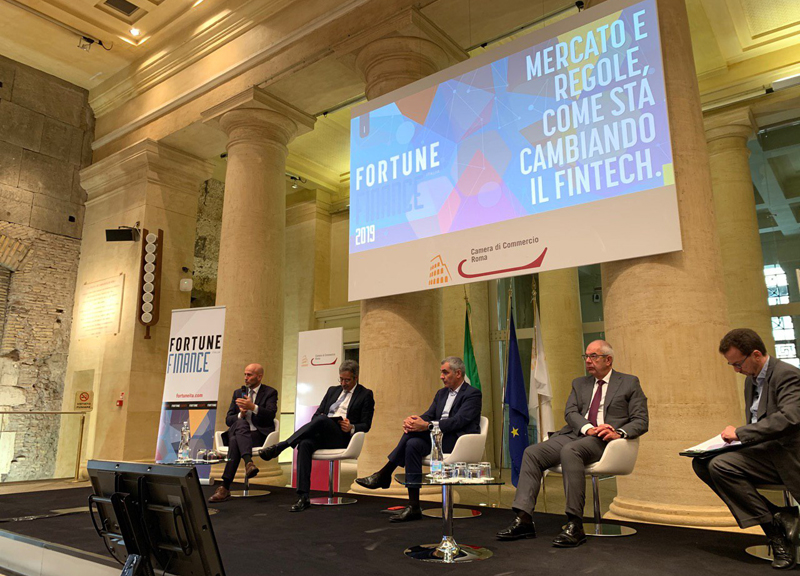 Galleria foto 'Fintech: un mondo in divenire tra pagamenti digitali e open innovation' - foto 1