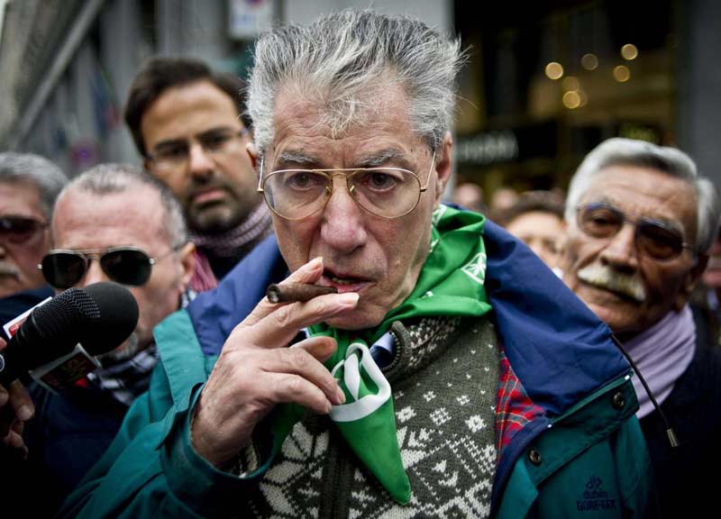 Firenze, il figlio di Bossi denunciato dal ristorante: non ha pagato il conto Firenze, il figlio di Bossi denunciato dal ristorante: non ha pagato il conto