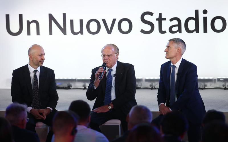 San Siro non va bene per Inter e Milan. Ecco i progetti per il nuovo stadio San Siro non va bene per Inter e Milan. Ecco i progetti per il nuovo stadio