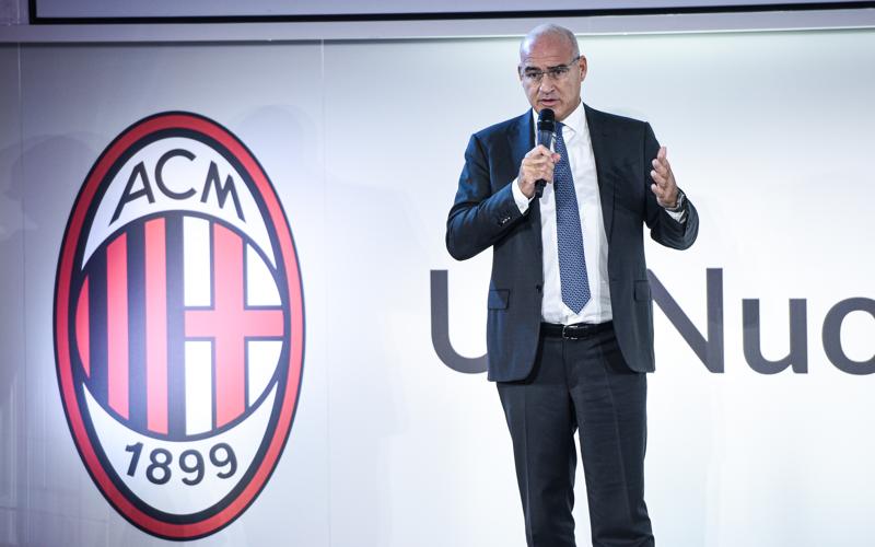 San Siro non va bene per Inter e Milan. Ecco i progetti per il nuovo stadio San Siro non va bene per Inter e Milan. Ecco i progetti per il nuovo stadio