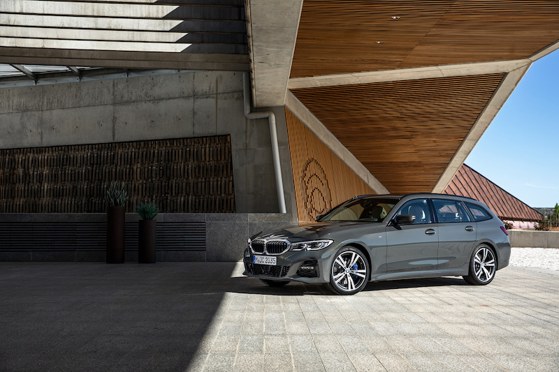 Nuova BMW Serie 3 Touring: 33 anni e non sentirli