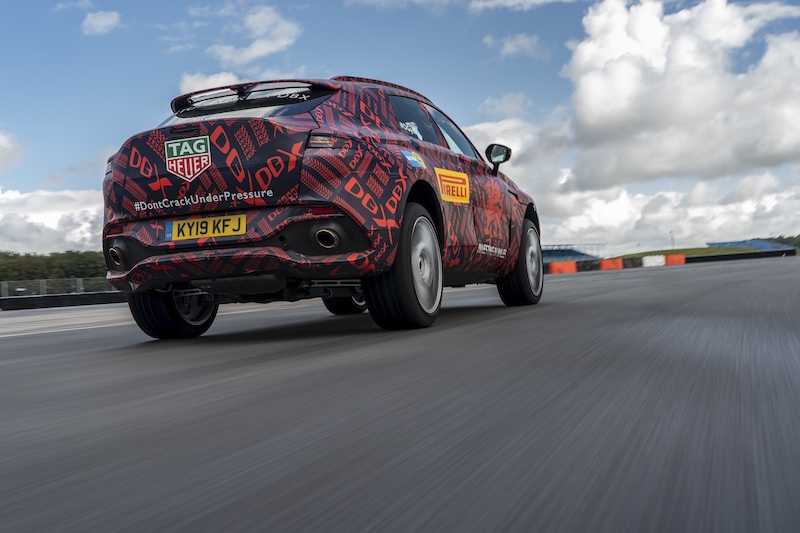 Il primo SUV Aston Martin è pronto al debutto Il primo SUV Aston Martin è pronto al debutto
