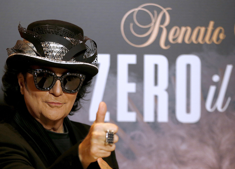 Renato Zero, buon compleanno. Per Zero il folle gli auguri in coro dei sorcini Renato Zero, buon compleanno. Per Zero il folle gli auguri in coro dei sorcini
