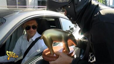 Milan, Maldini prende il Tapiro di Striscia la Notizia. “Sono anni che..”