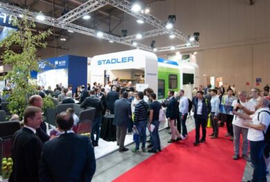 Lombardia, nuovi treni diesel-elettrici: FNM e Stadler presentano il mock-up