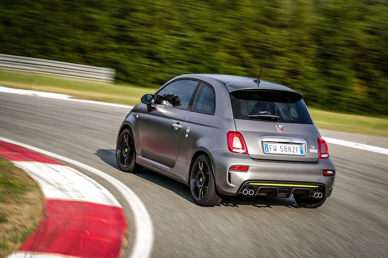 Nuova Abarth 595 Pista, la serie speciale dedicata ai giovani Nuova Abarth 595 Pista, la serie speciale dedicata ai giovani