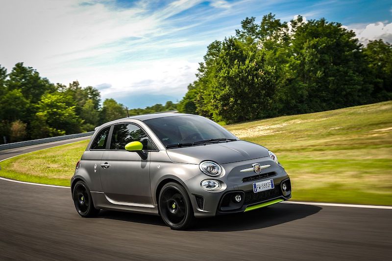 Nuova Abarth 595 Pista, la serie speciale dedicata ai giovani Nuova Abarth 595 Pista, la serie speciale dedicata ai giovani