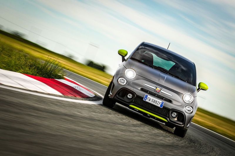 Nuova Abarth 595 Pista, la serie speciale dedicata ai giovani Nuova Abarth 595 Pista, la serie speciale dedicata ai giovani