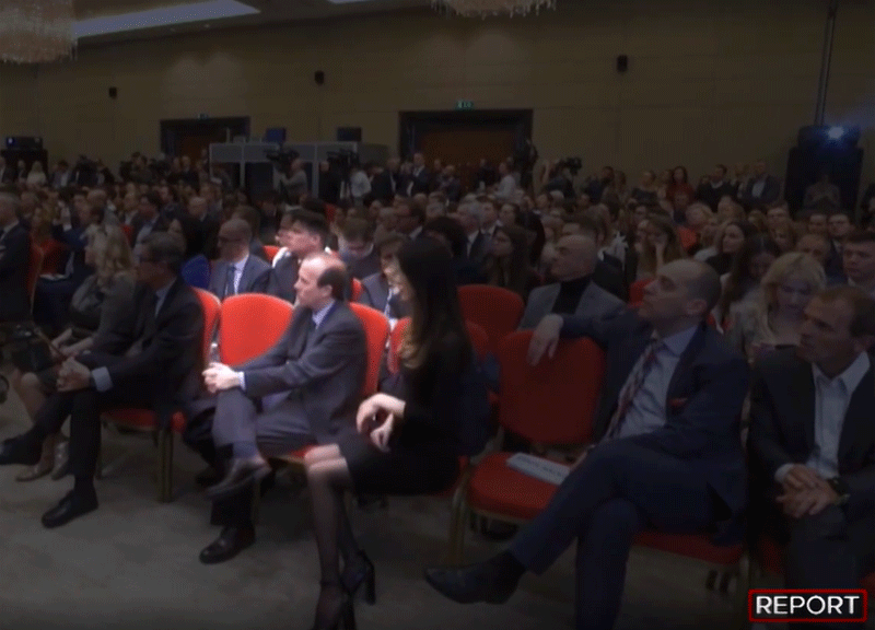 Fondi russi alla Lega, Savoini con Salvini il giorno prima del Metropol Fondi russi alla Lega, Savoini con Salvini il giorno prima del Metropol