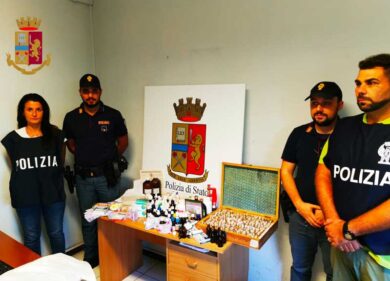 Impotenza e tumori: il falso medico bengalese curava tutto con l’omeopatia