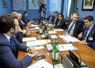 Copasir, presidenza verso Molinari. FdI spinge Urso, in corsa anche altri 4